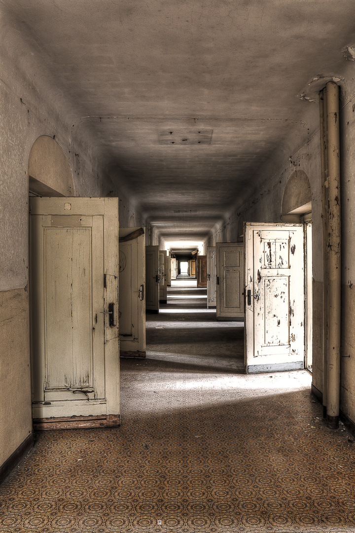 Der Offenen Turen Foto Bild Architektur Lost Places Motive Bilder Auf Fotocommunity