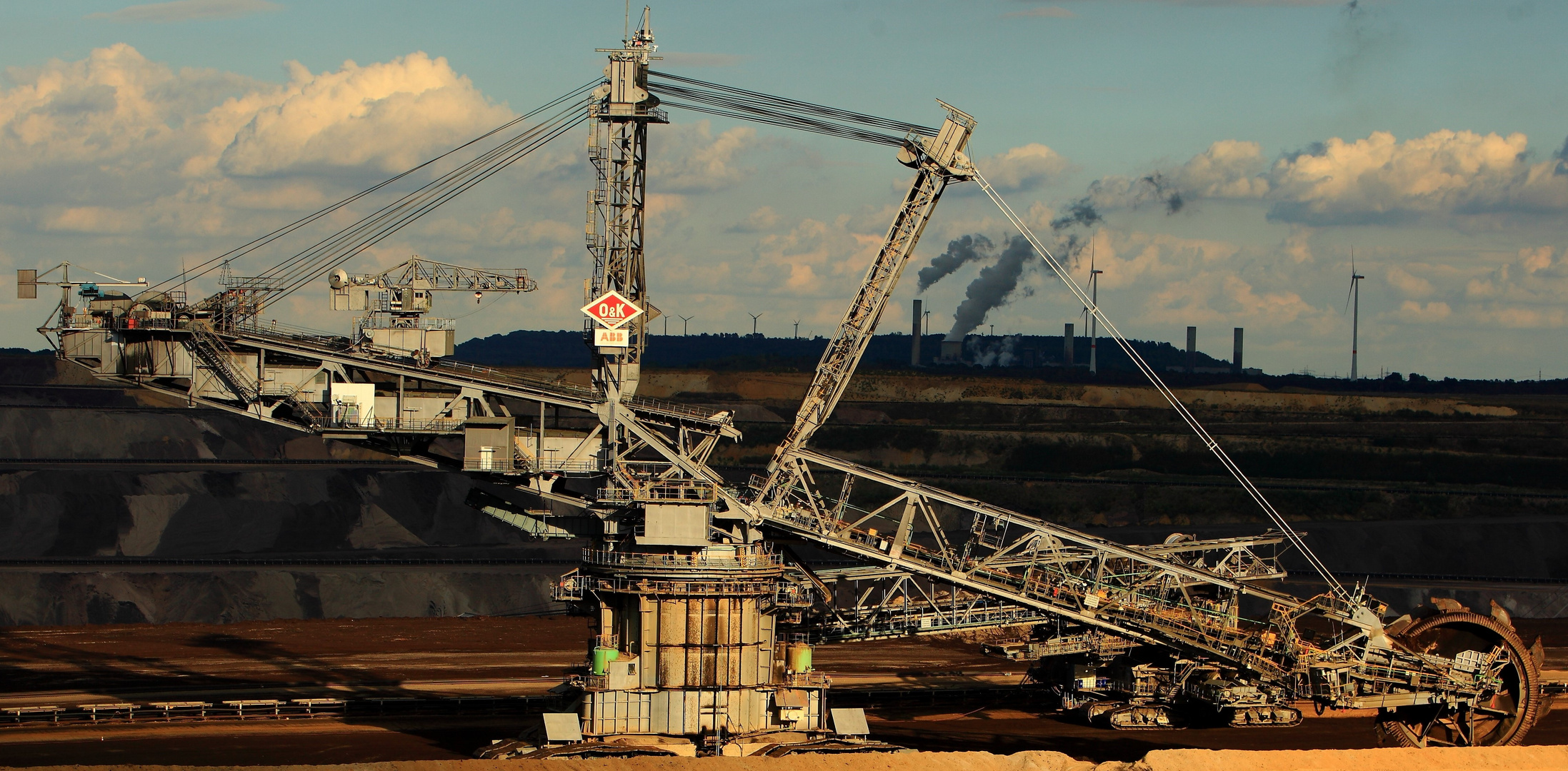 Tagebau Foto & Bild braunkohletagebau, industrie, fahrzeuge Bilder
