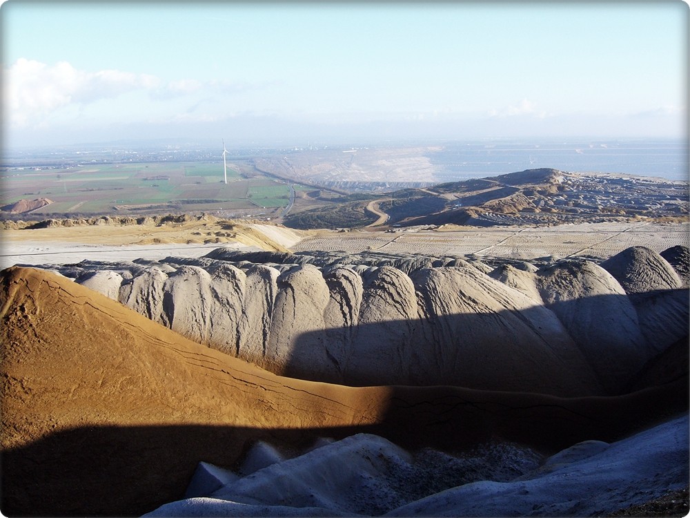 TAGEBAU ...gigantischer Sandkasten...