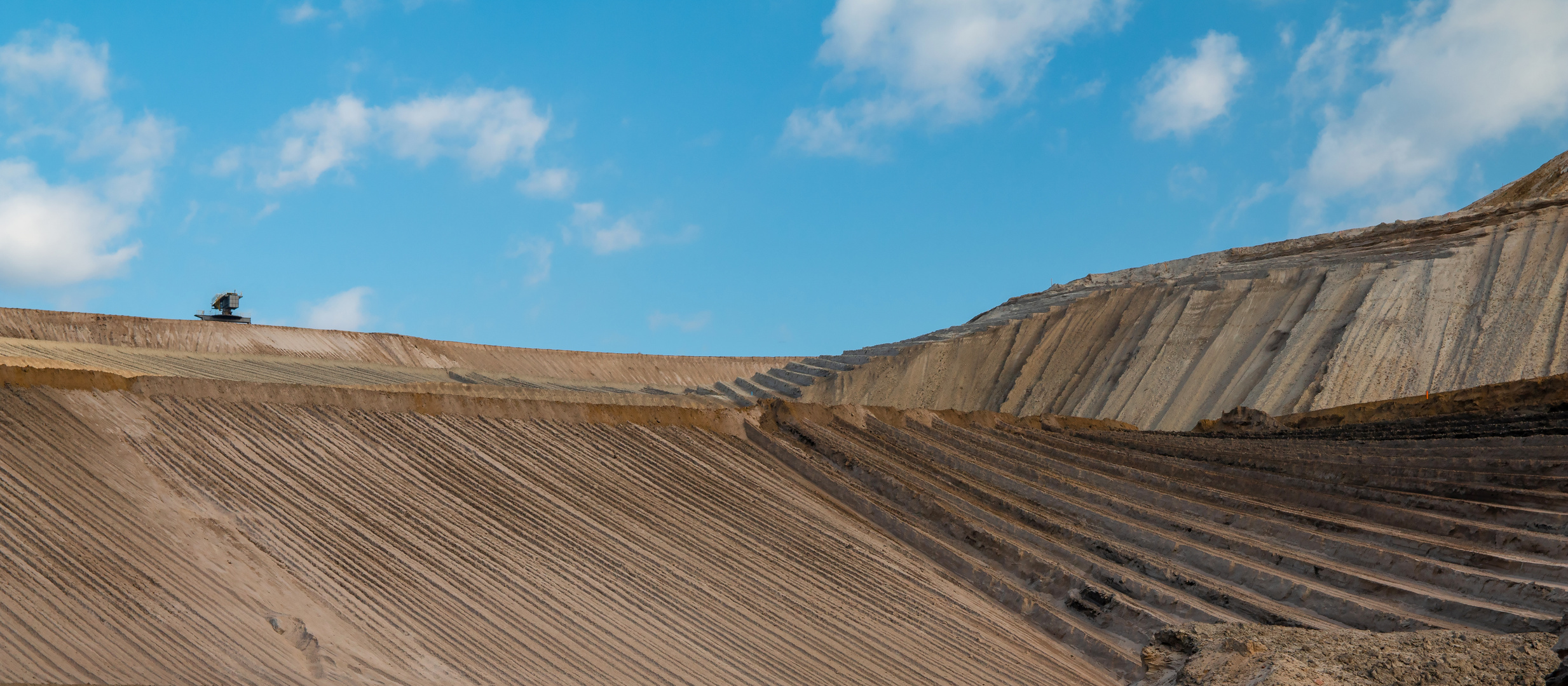 Tagebau in der Lausitz -Muster im Sand-