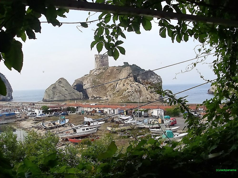 Tagesausflug nach Sile (Türkei) / Blick auf den Fischerhafen von Sile