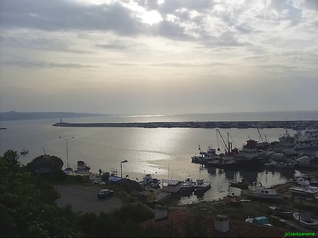 Tagesausflug nach Sile (Türkei) / Sonnenungergang am Fischerhafen  von Sile