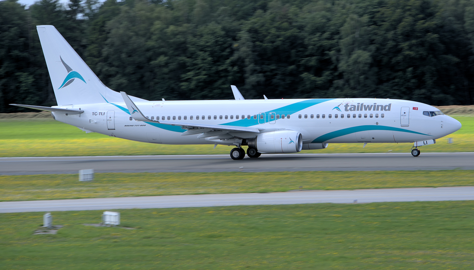 Tailwind Airlines Boeing 737-8FZ