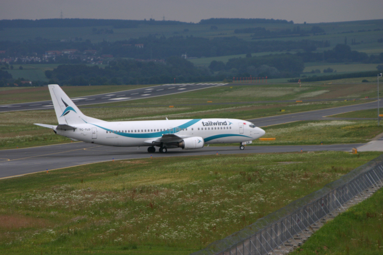 Tailwind B737-400 in Kassel-Calden