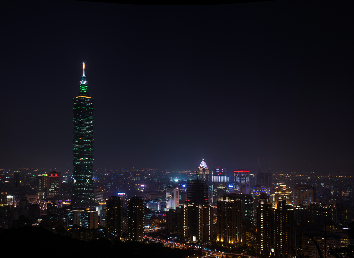 Taipei Skyline bei Nacht