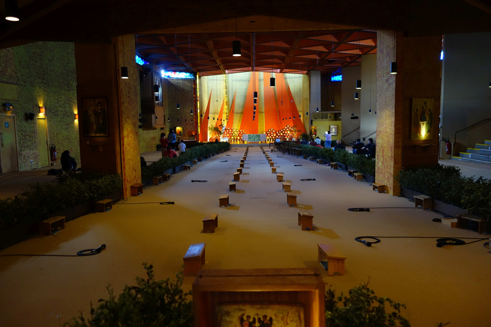 Taizé, Kirche