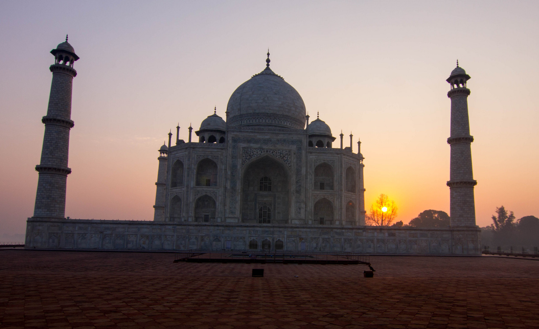 Taj Mahal beim Sonnenaufgang