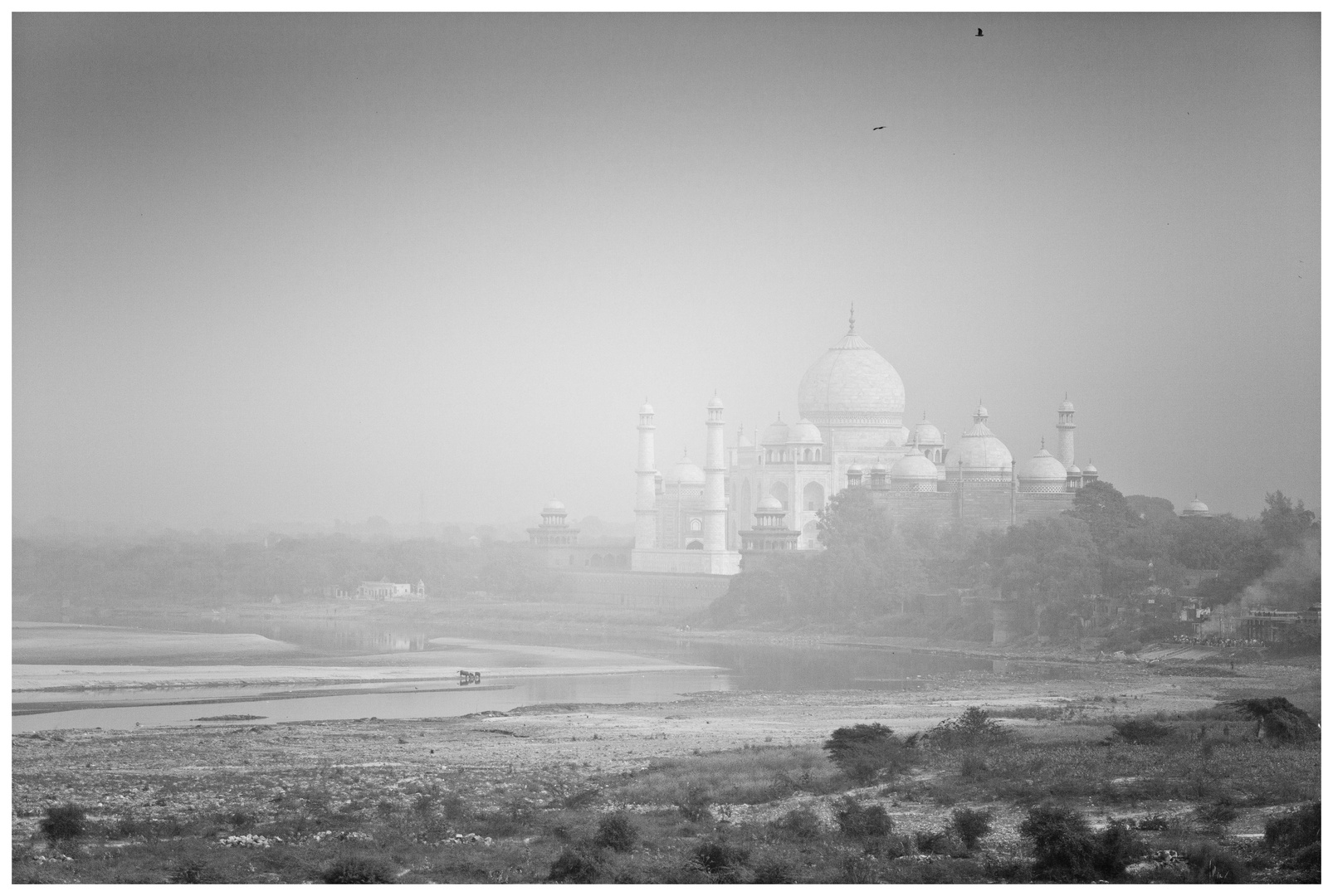 Taj Mahal im Nebel