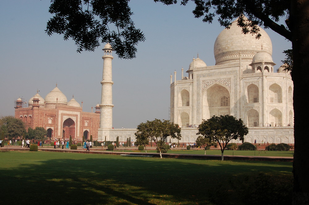 Taj Mahal mit Moschee