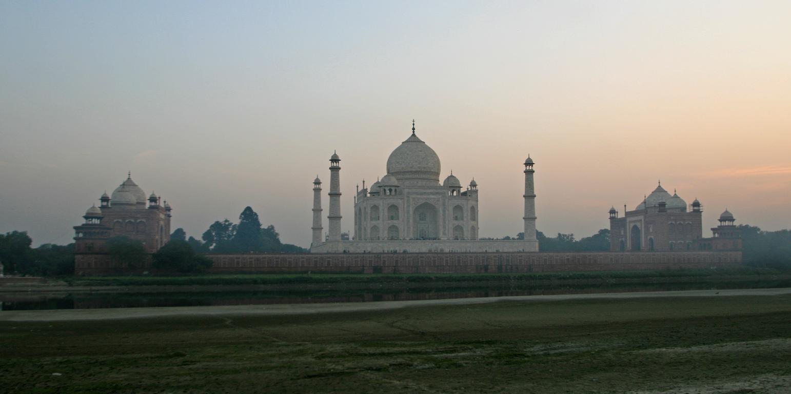 Taj Mahal vor dem Sonnenuntergang