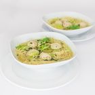 Tajarin in Brodo con Gnochetti di Pollo - Brühe mit Hähnchenklößen und Eierbandnudeln