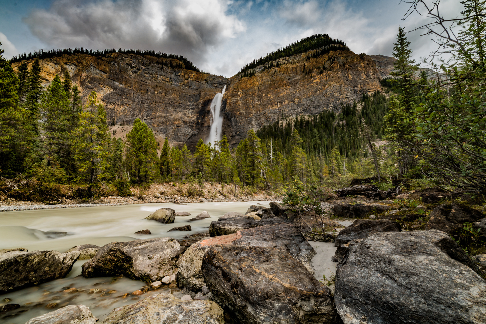 Takakkaw Falls 