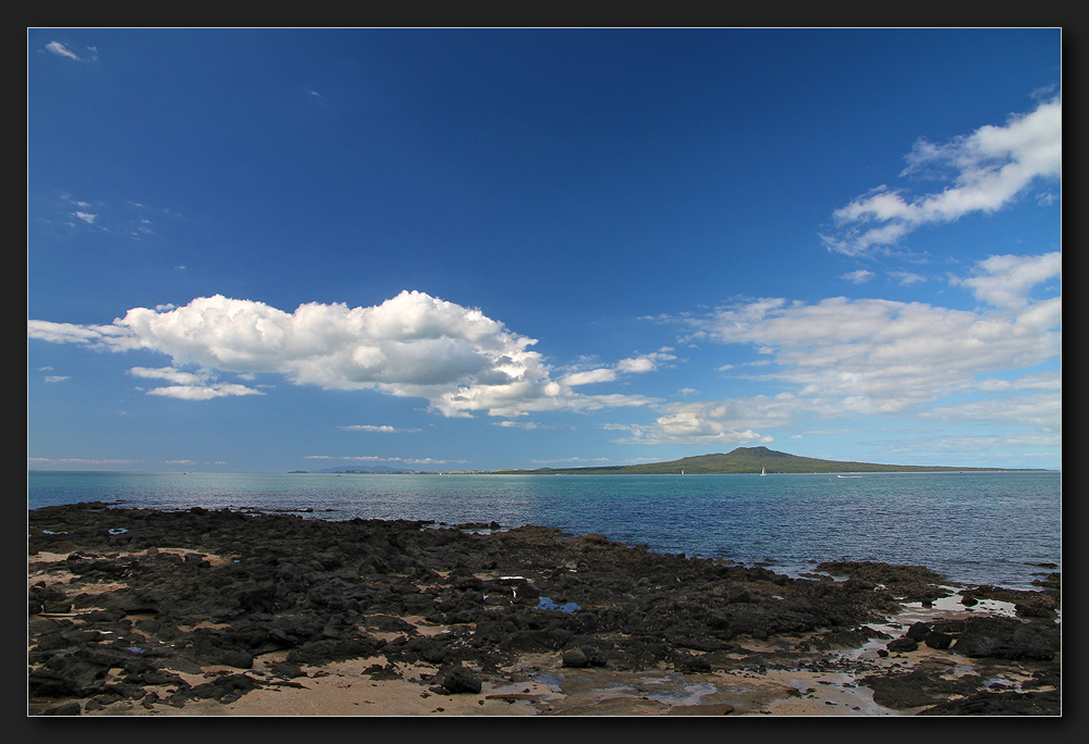 Takapuna Beach Walk - Rangitoto Island