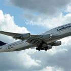 Take-Off Boeing 747-430 Lufthansa