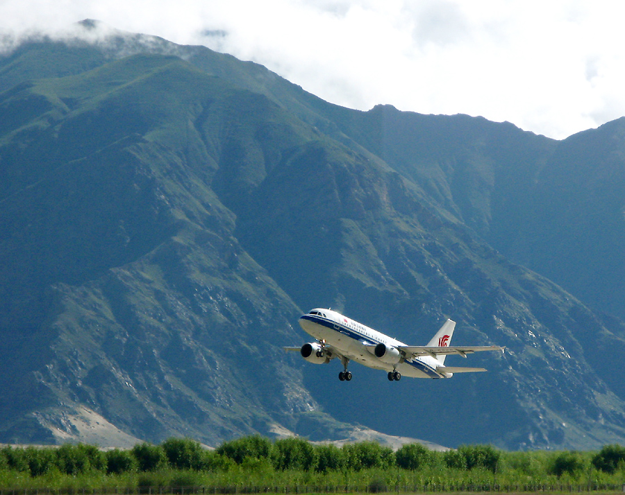 Take off im Schatten des Himalaja