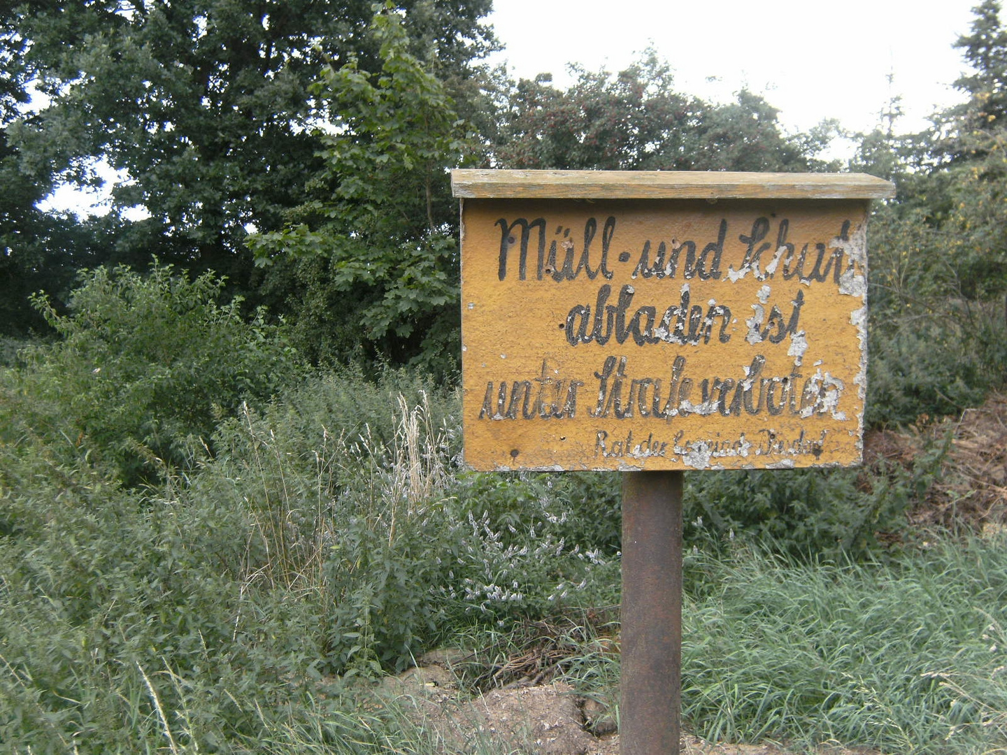 Take your garbage and rubble elsewhere in Diesdorf, August 14, 2009