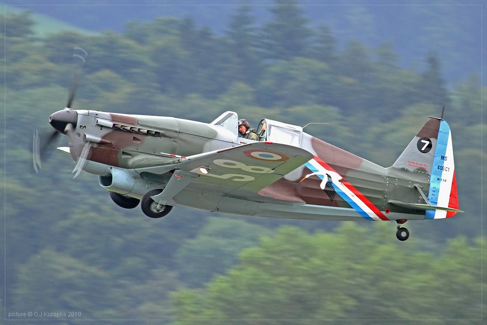 takeoff einer Morane-Saulnier MS.406 ...