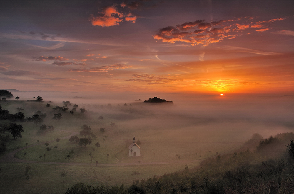 *Tal der Morgennebel*