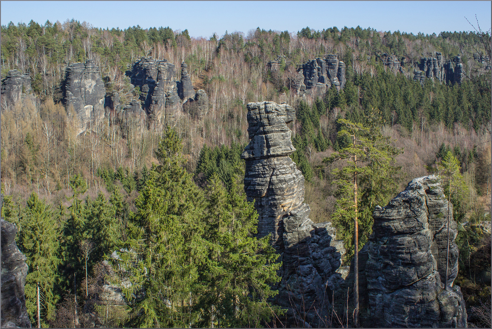 Tal der schlanken Felsen 