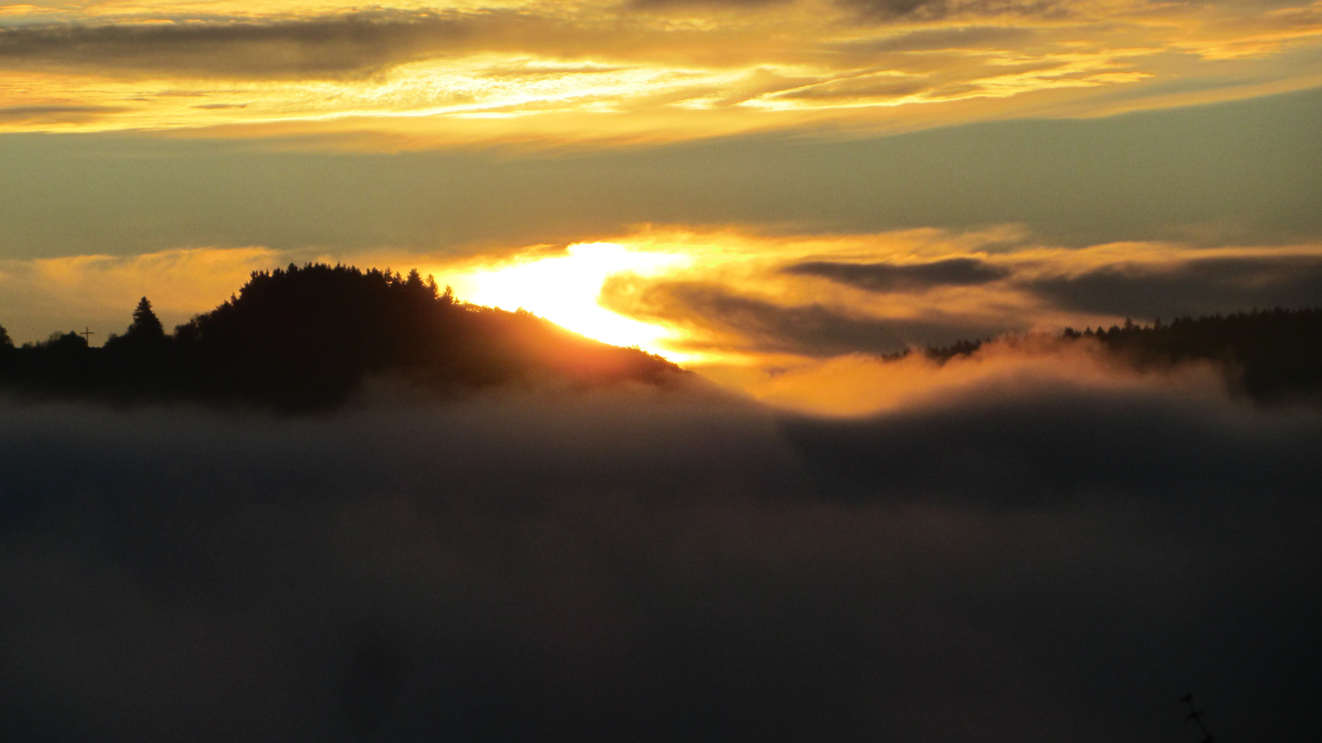 Tal im Nebel