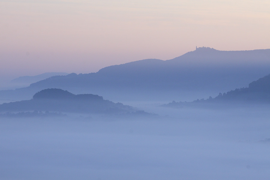 Tal im Nebel