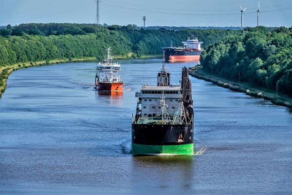 " TALI " ... " OTELLO " ... " SEYCHELLES PROGRESS "