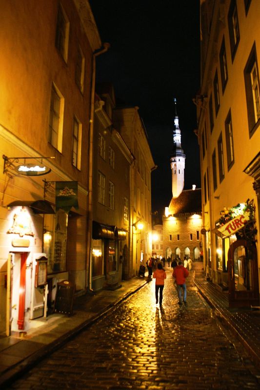 Tallinn bei Nacht