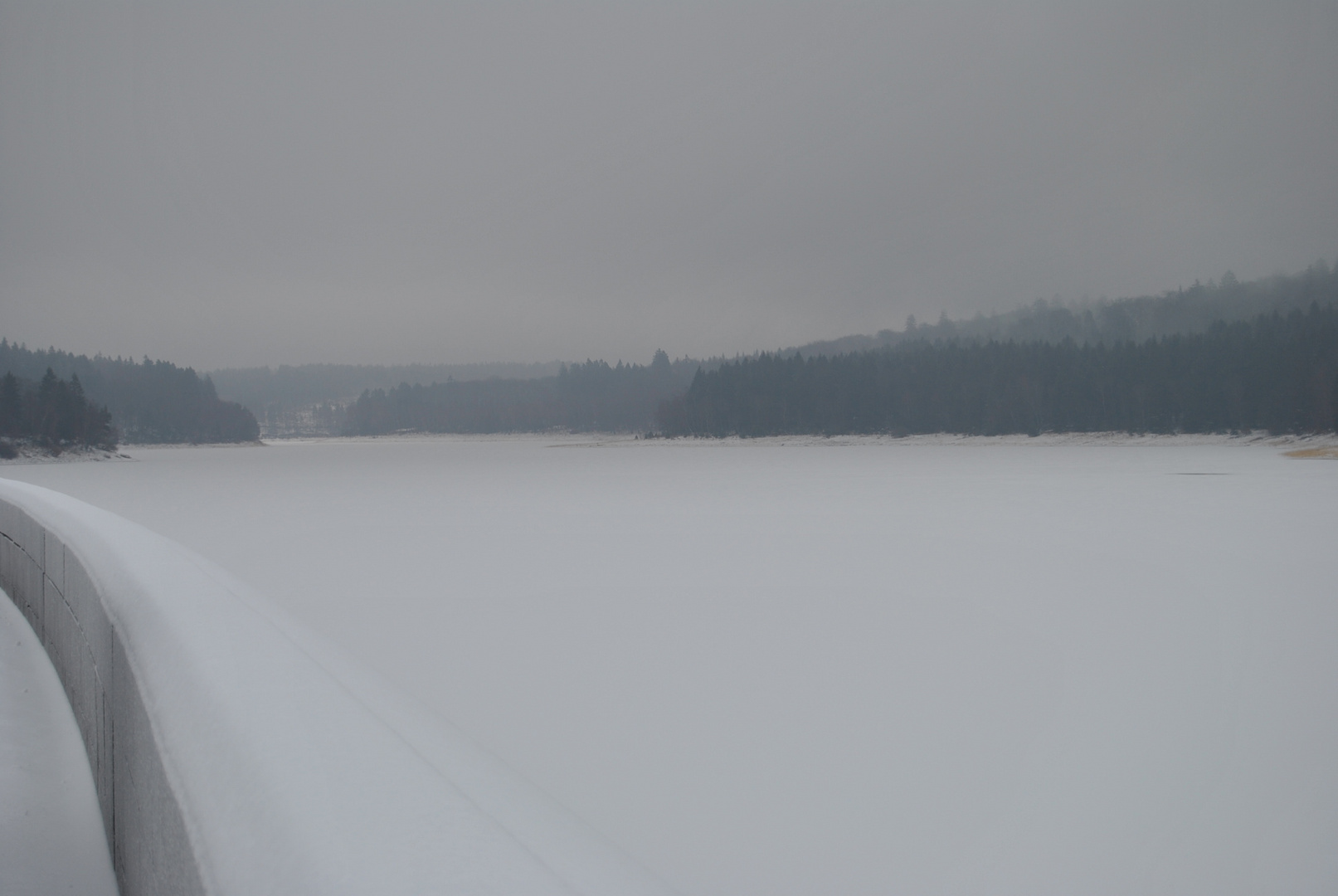 Talsperre im Winter - Barrage en hiver