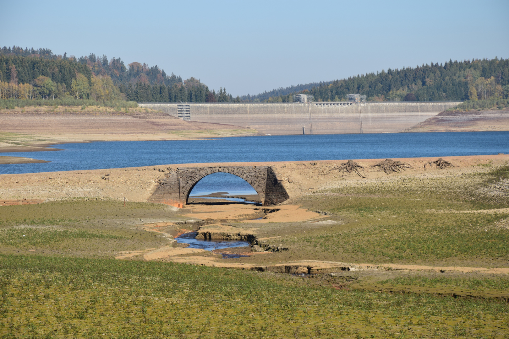 Talsperre Lehnmühle bei extremer Trockenheit