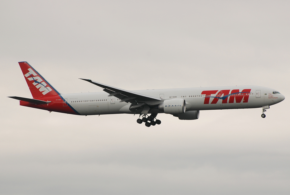 TAM Boeing 777-32W(ER),PT-MUA