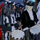 Tamburengruppe am "Gässle" an der Basler Fasnacht 