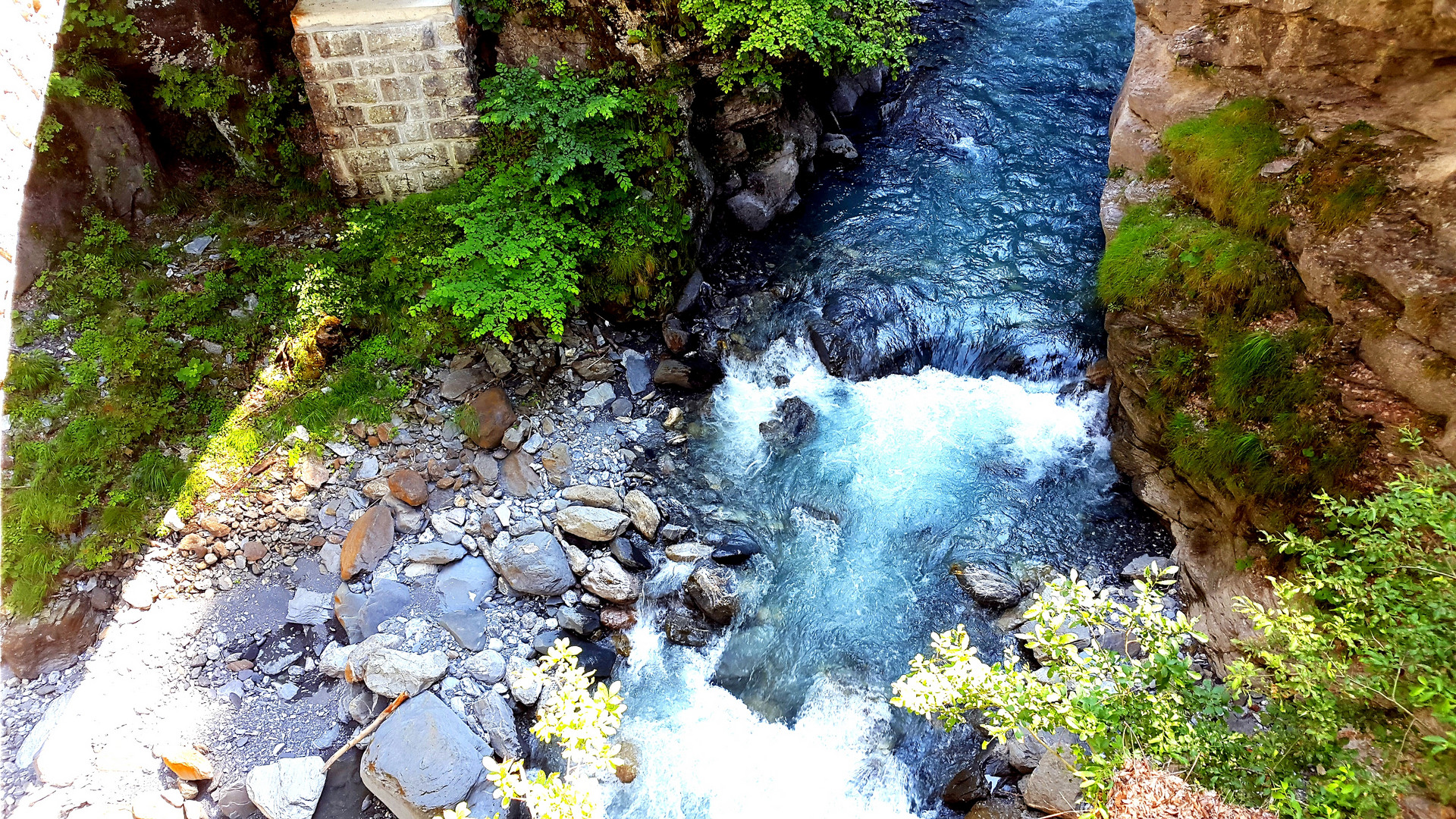 Taminaschlucht Graben