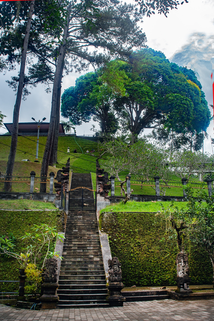 Tampaksiring Palace up the Tirta Empul