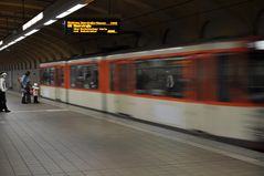 Tamron 17-50 U-Bahn in Frankfurt