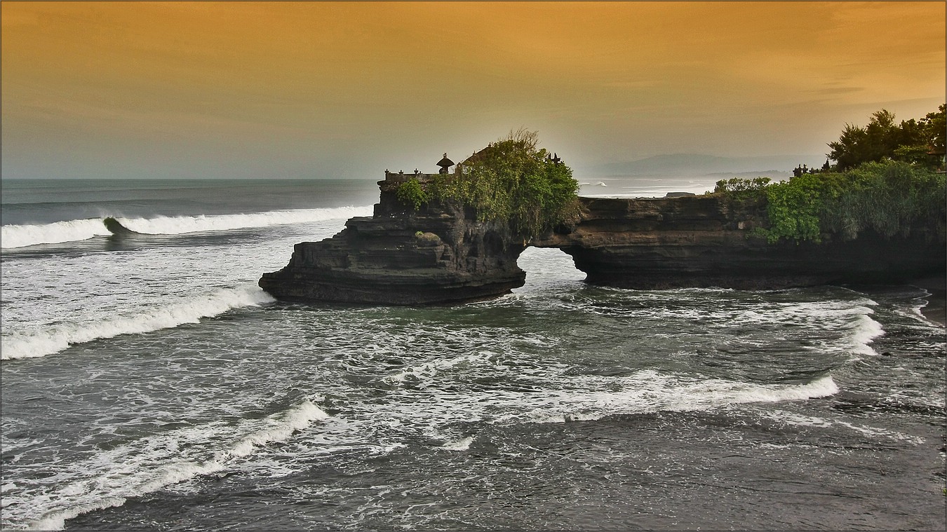 * Tanah Lot *