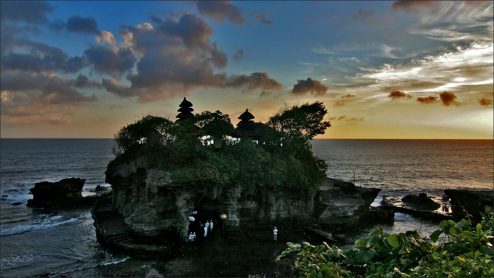 * Tanah Lot *