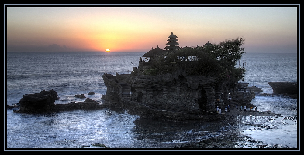 TANAH LOT