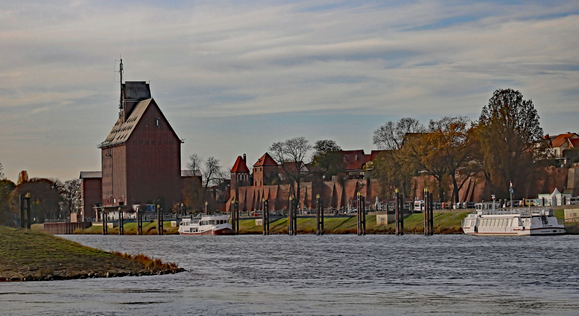 Tanger fließt in die Elbe