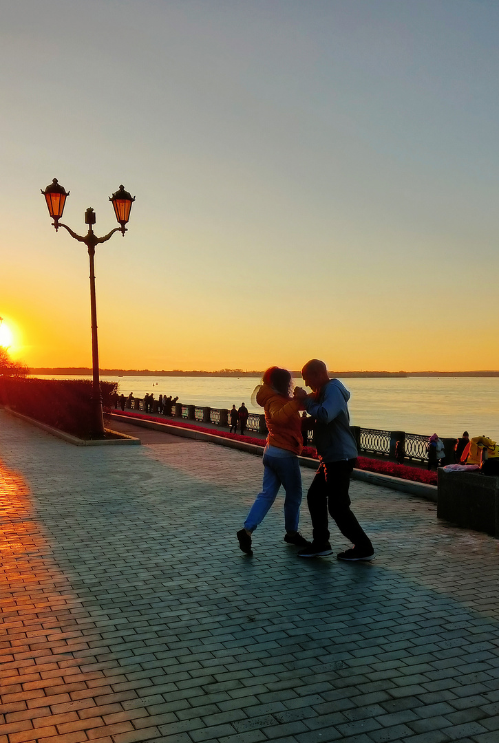 Tango bei Sonnenuntergang