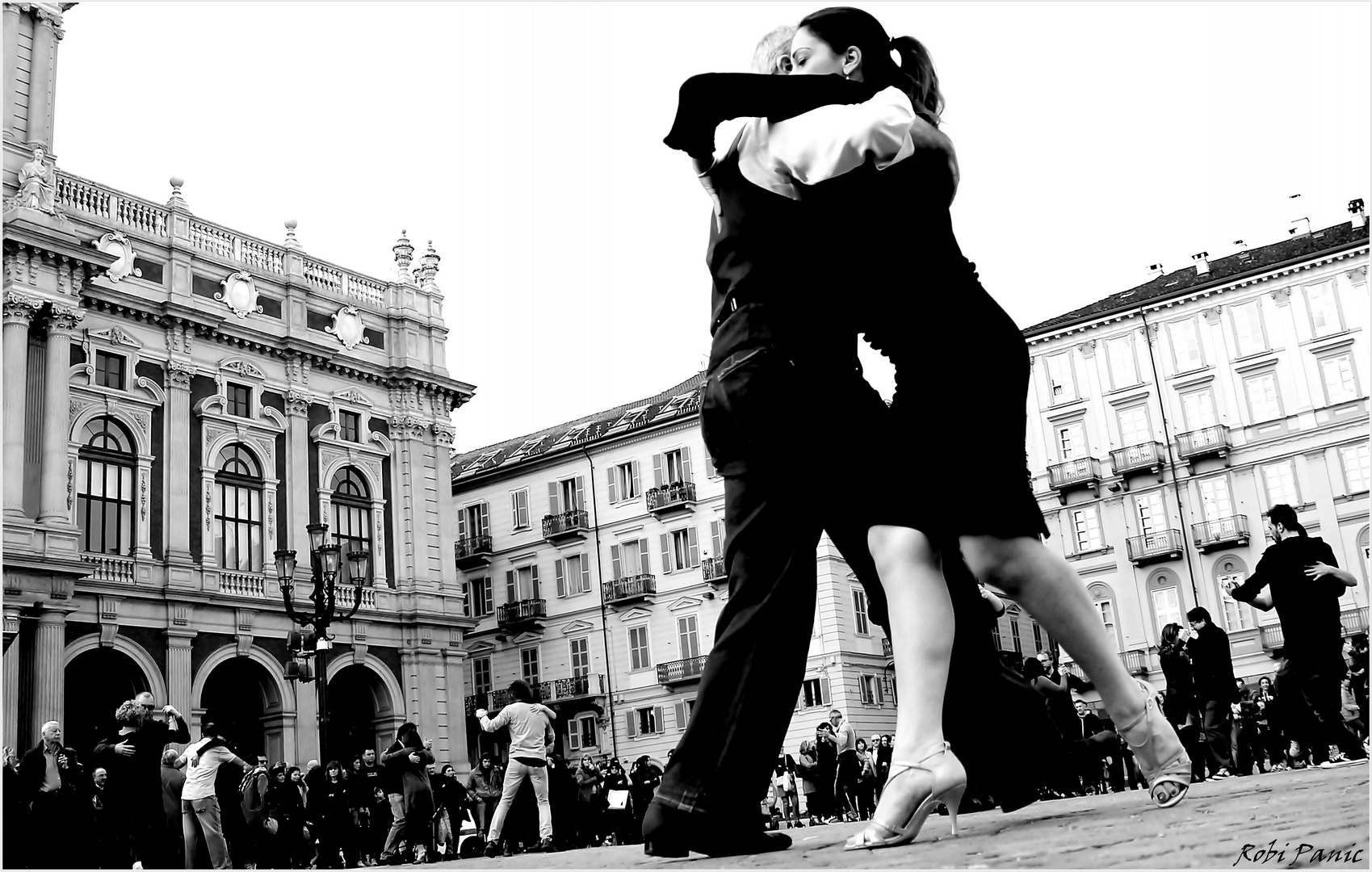 Tango in the street