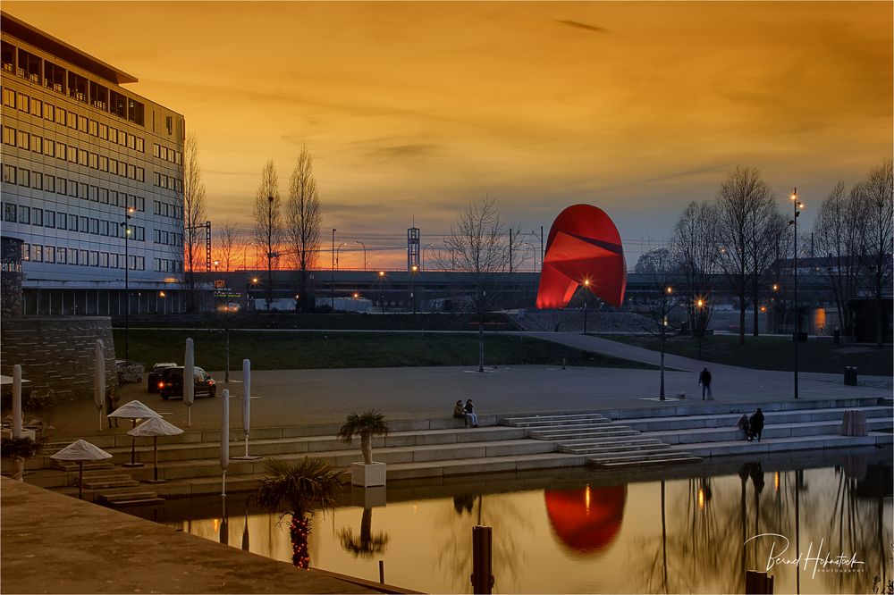 Tango  leuchet rot an der Maas ...