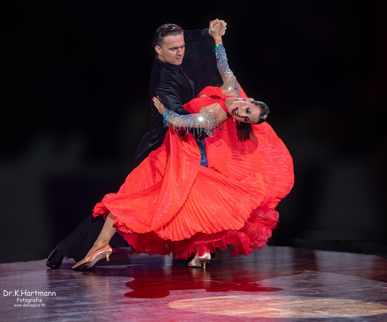 Tango, weltmeisterlich von Domen Krapez (Slowenien) und Natascha Karabey (Deutschland)