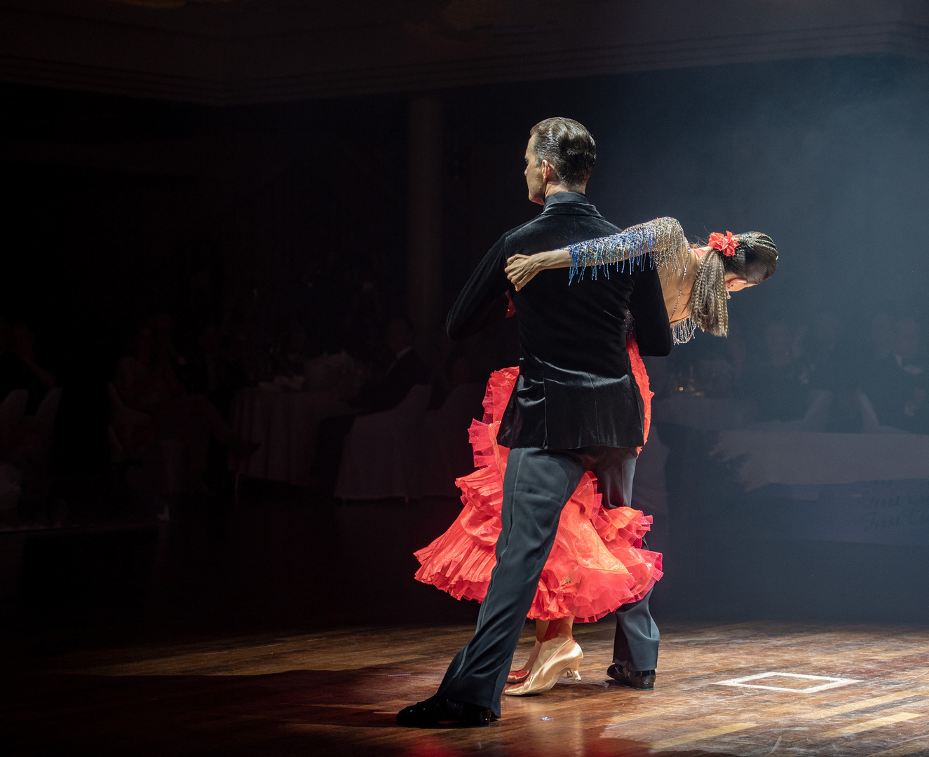 Tango, weltmeisterlich von Domen Krapez (Slowenien) und Natascha Karabey (Deutschland)