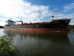 Tanker AURELIA auf dem Nord-Ostsee-Kanal