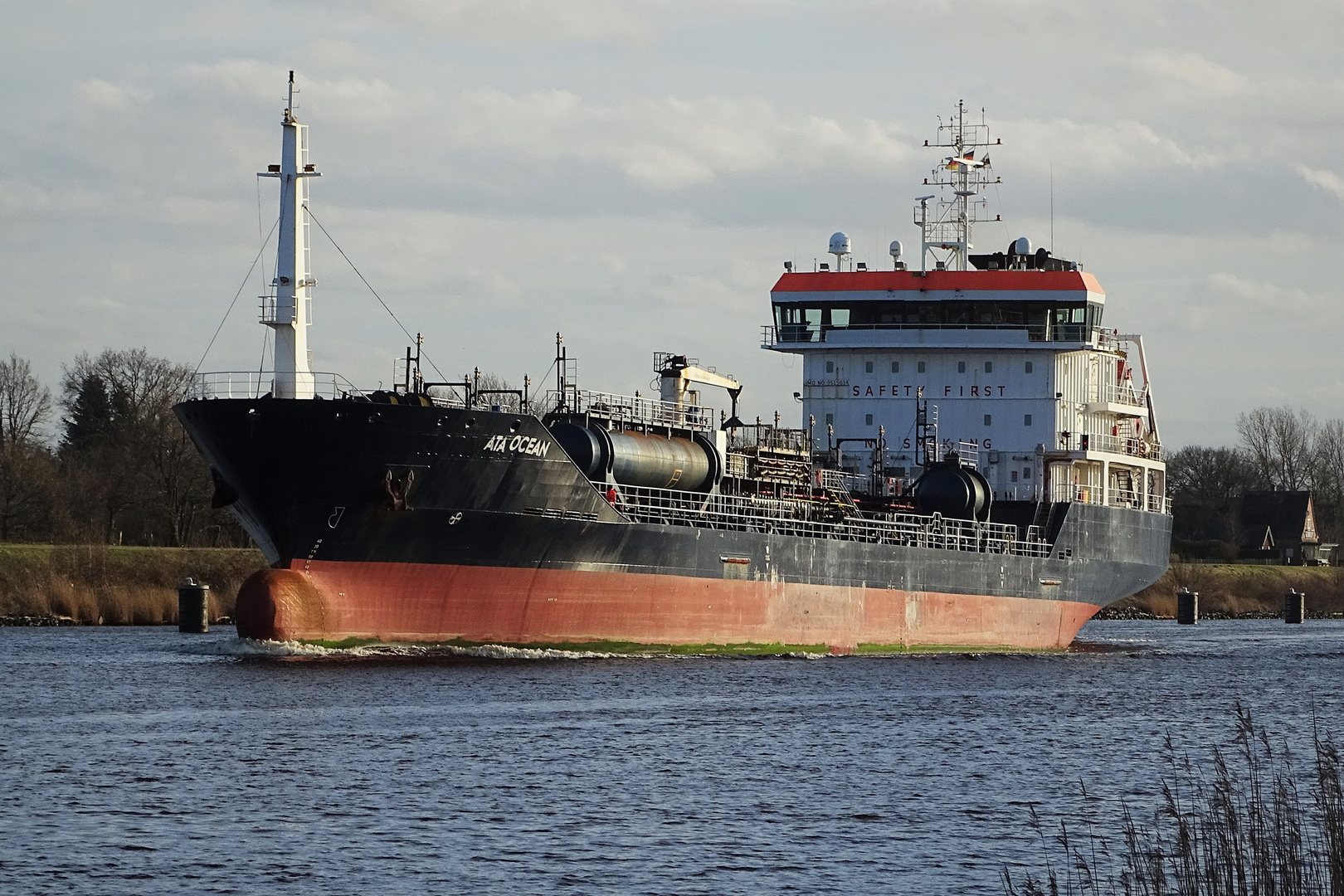 Tanker im Streiflicht 