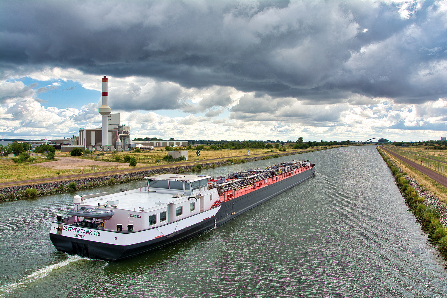 Tankmotorschiff „Dettmer Tank 118“ auf den Mittellandkanal