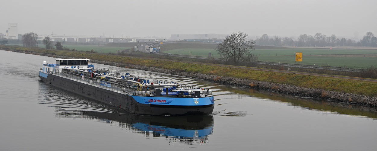 Tankmotorschiff „Luise Deymann“ auf den Mittellandkanal 