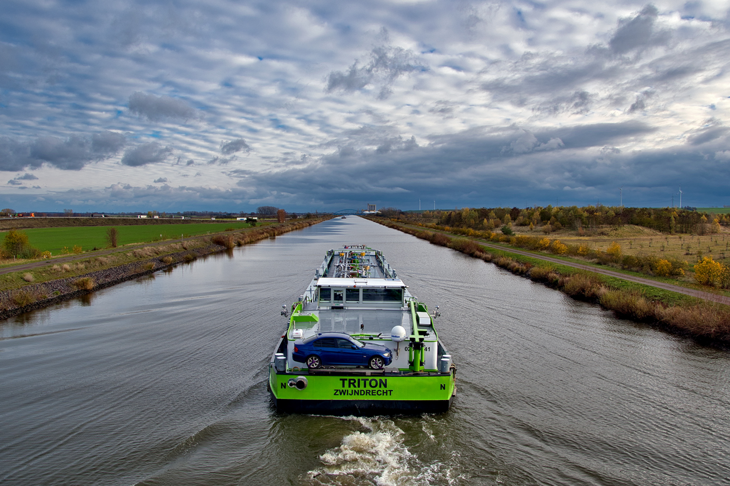 Tankmotorschiff „Triton“ auf der Fahrt nach Magdeburg