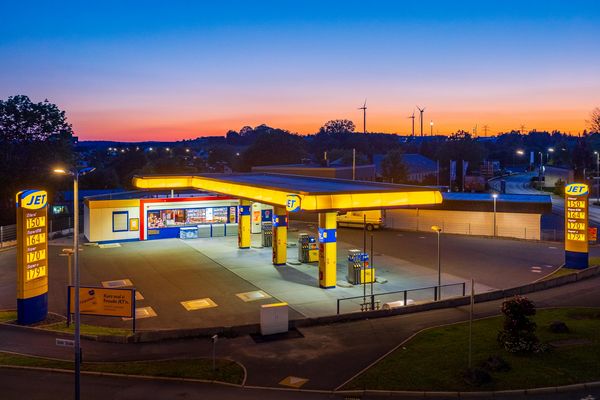 Tankstelle am Abend