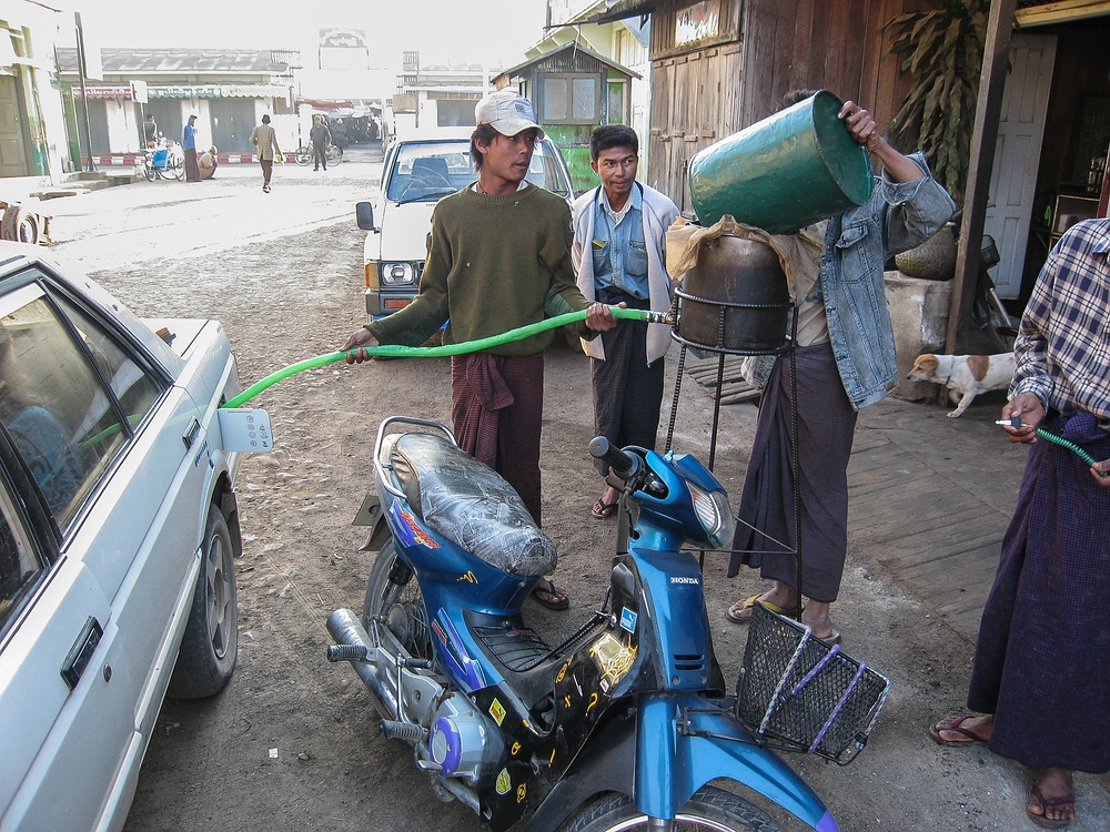 Tankstelle am Inle See/Myanmar